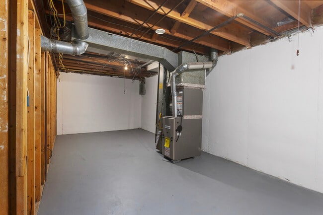 Building Photo - 421 W 87 Pl