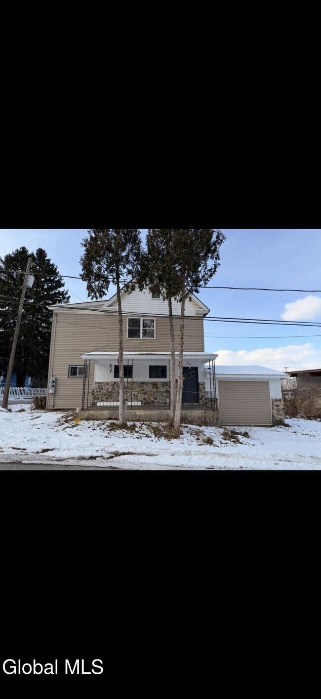 Building Photo - 54 Arch St