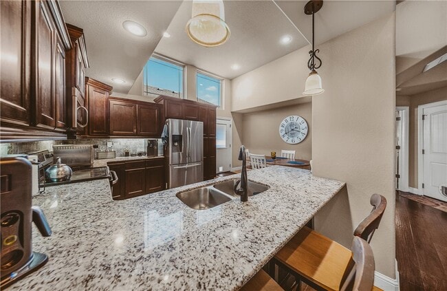 Building Photo - 3301 SW Stonepoint Ave