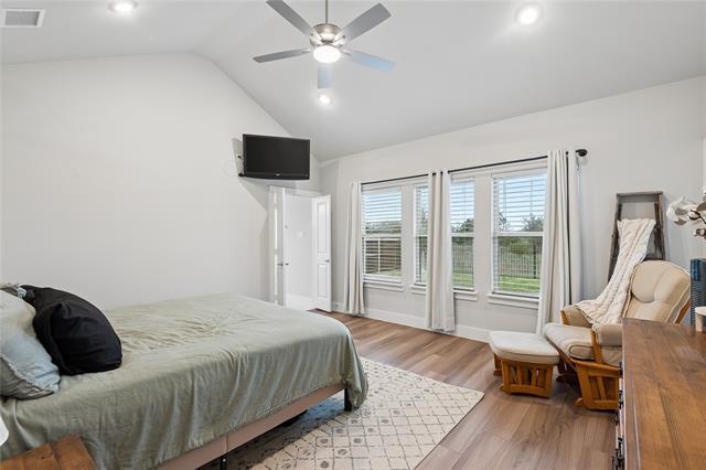 Building Photo - 215 Frio Dr