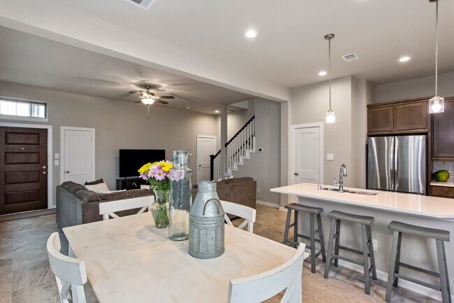 Building Photo - 1531 Rustling Creek Dr