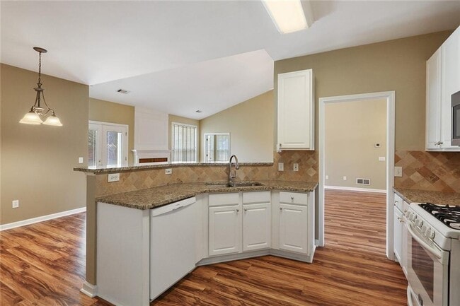 Building Photo - 1550 Argonne Ln