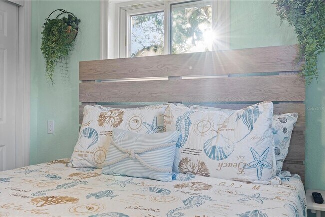 Building Photo - 284 44th Ave