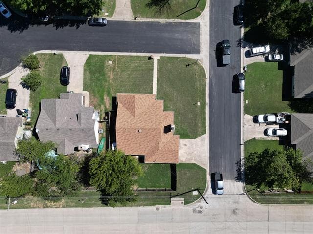 Building Photo - 1615 Fairfield Cir