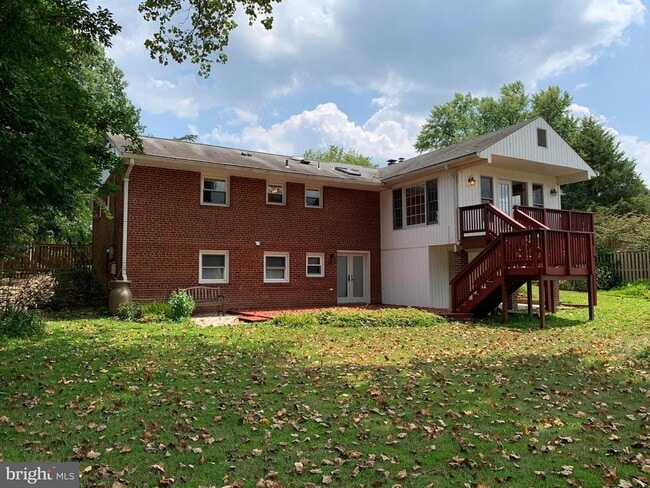 Building Photo - 1334 Mayflower Dr