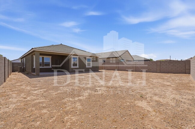 Building Photo - 10941 N 165th Ave