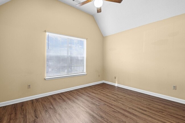 Building Photo - 7782 Shadowland Dr