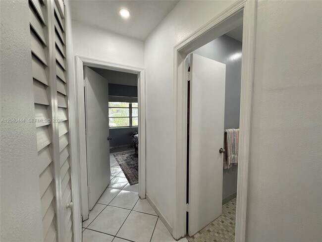 Building Photo - 8600 NW 57th Ct
