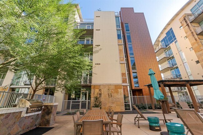 Building Photo - 1600 Barton Springs Rd