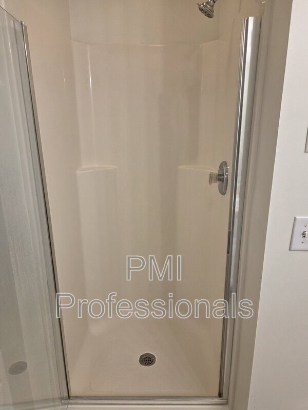 Building Photo - 125 Trellis Way