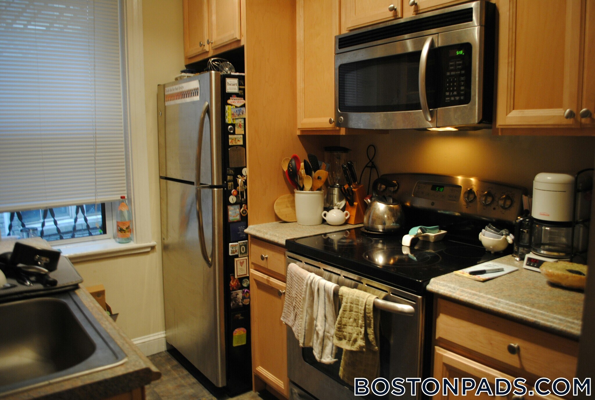 Building Photo - 61 Park Dr