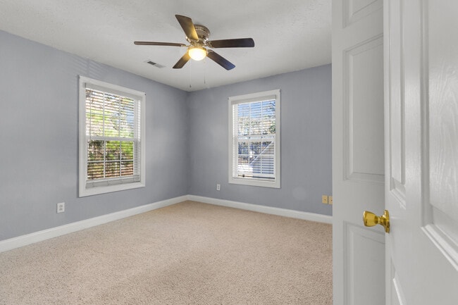 Building Photo - 109 Trinity Dr