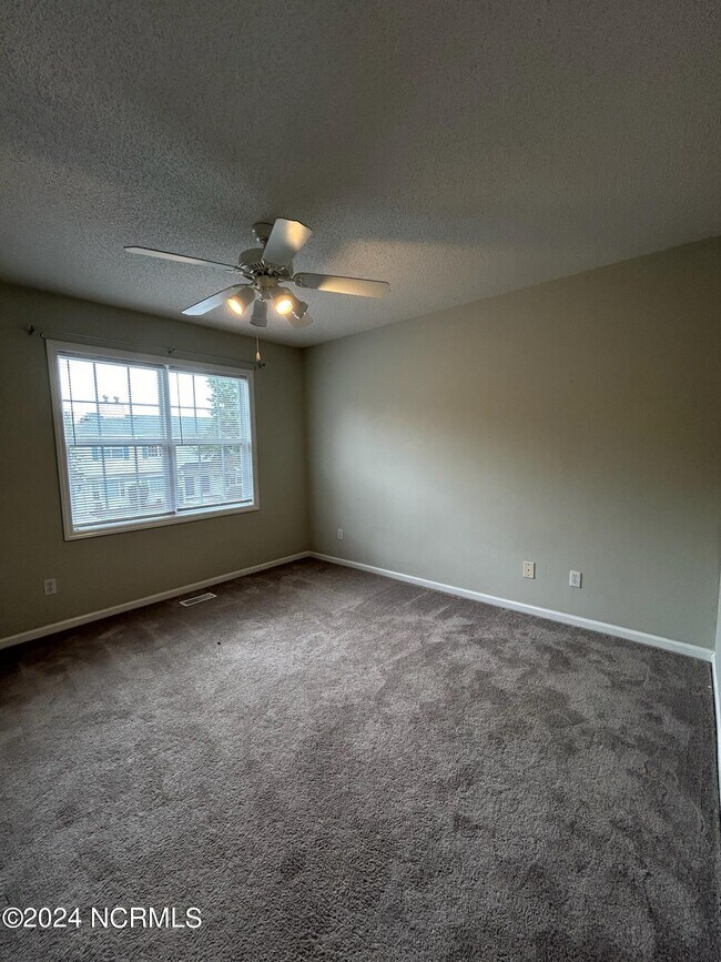 Building Photo - 3827 Sterling Pointe Dr