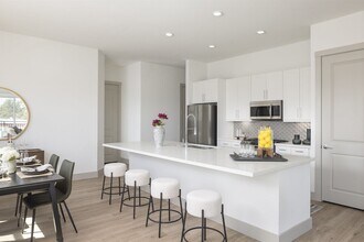 Building Photo - Massive Move-In Perks: 6 Weeks Free + $1,0...