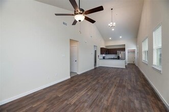 Building Photo - 723 Wheatfield Dr