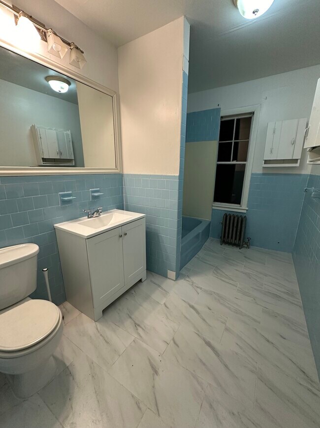 Building Photo - 929 Pleasant St