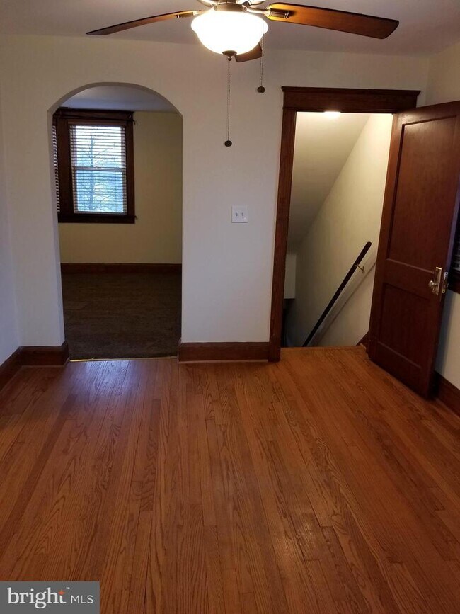 Building Photo - 3203 Mary Ave