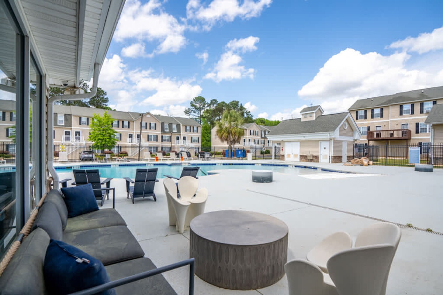 Building Photo - 1051 Southern Dr