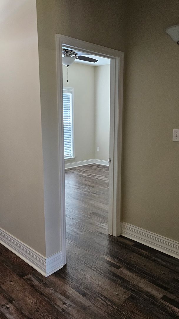 Building Photo - Knights Landing four bedroom home