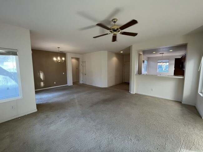 Building Photo - Residential 3 bed 2 bath in Elk grove