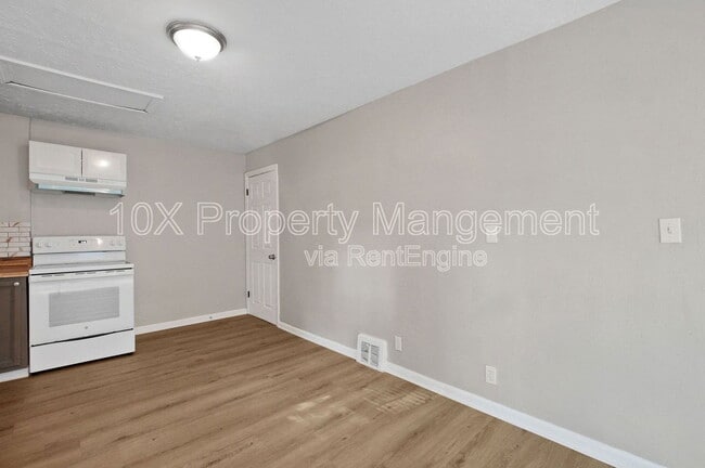 Building Photo - 350 S Chase Ave