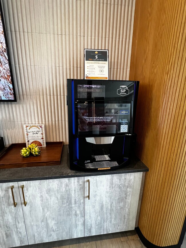 Building Photo - 572 S Biscayne River Dr