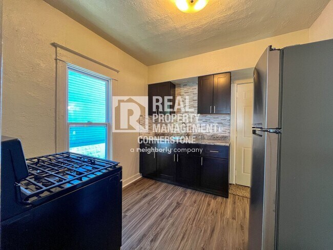 Building Photo - 2-Bedroom Townhome-Style Duplex with Priva...