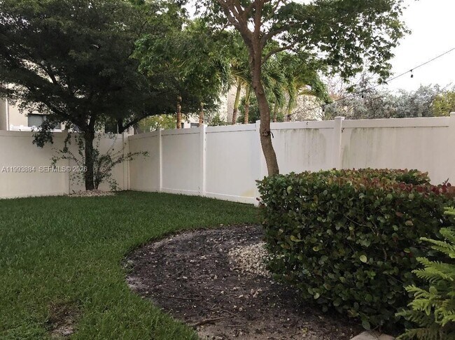 Building Photo - 655 NE 193rd St