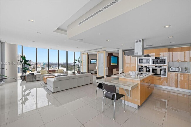 Building Photo - 6899 Collins Ave
