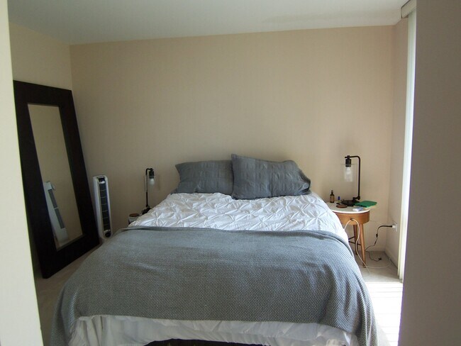 Building Photo - 345 N LaSalle St