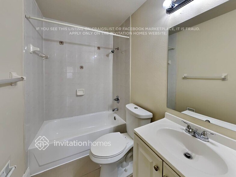 Building Photo - 16099 SW 138th Pl