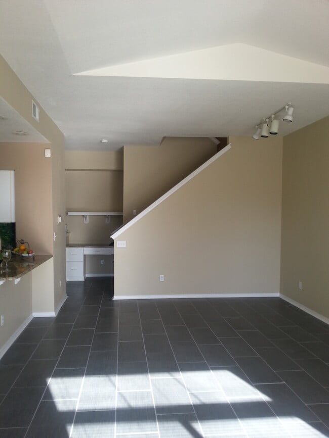 Building Photo - 6470 Silver Mesa Dr