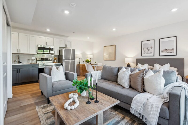 Building Photo - 1901 Hope St