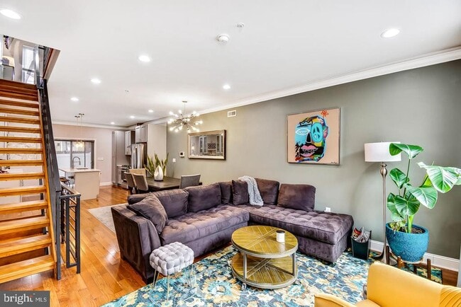 Building Photo - 1945 Watkins St