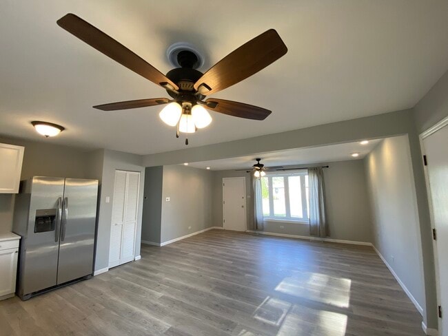 Building Photo - 12814 E Playfield Dr