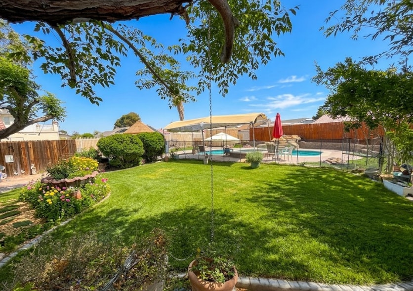 Building Photo - 13099 Meteor Dr