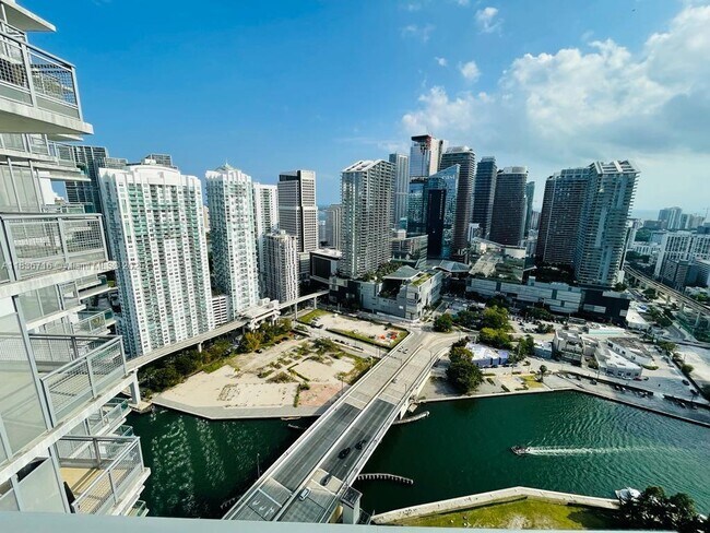 Building Photo - 350 S Miami Ave