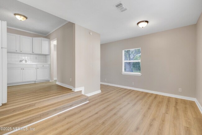 Building Photo - 2971 W 16th St