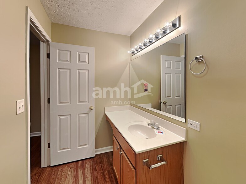 Building Photo - 6534 Amherst Way