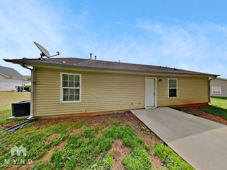 Building Photo - 5511 Windy Valley Dr