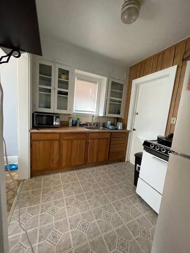 Building Photo - Cozy 1 bed 1 Bath Close to OU Campus
