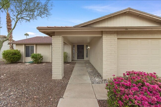 Building Photo - Spectacular Updates, 3 Bedroom 2 Bath