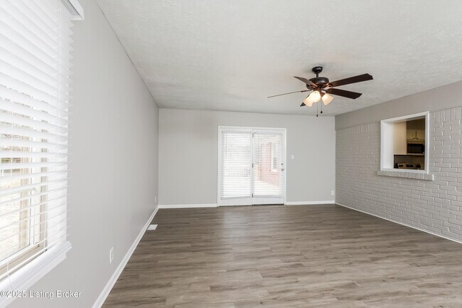 Building Photo - 7706 Poinsettia Dr