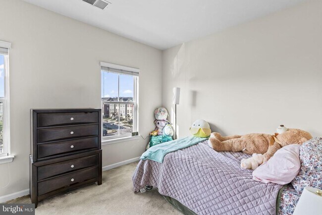 Building Photo - 7933 Trailview Xing