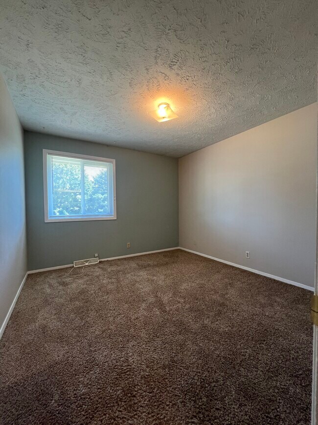 Building Photo - 5051 Marshall Dr