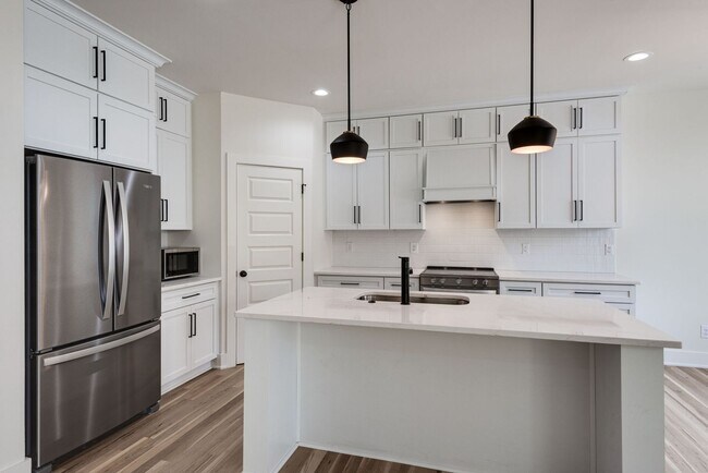 Building Photo - Bright + Modern 4BR in Walkable Inglewood — Available Dec 1