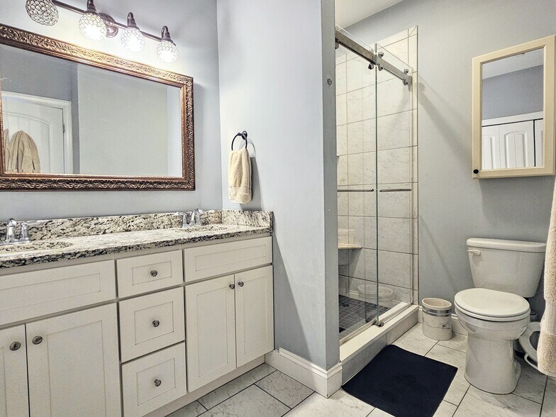 Building Photo - 634 Brentwood Dr