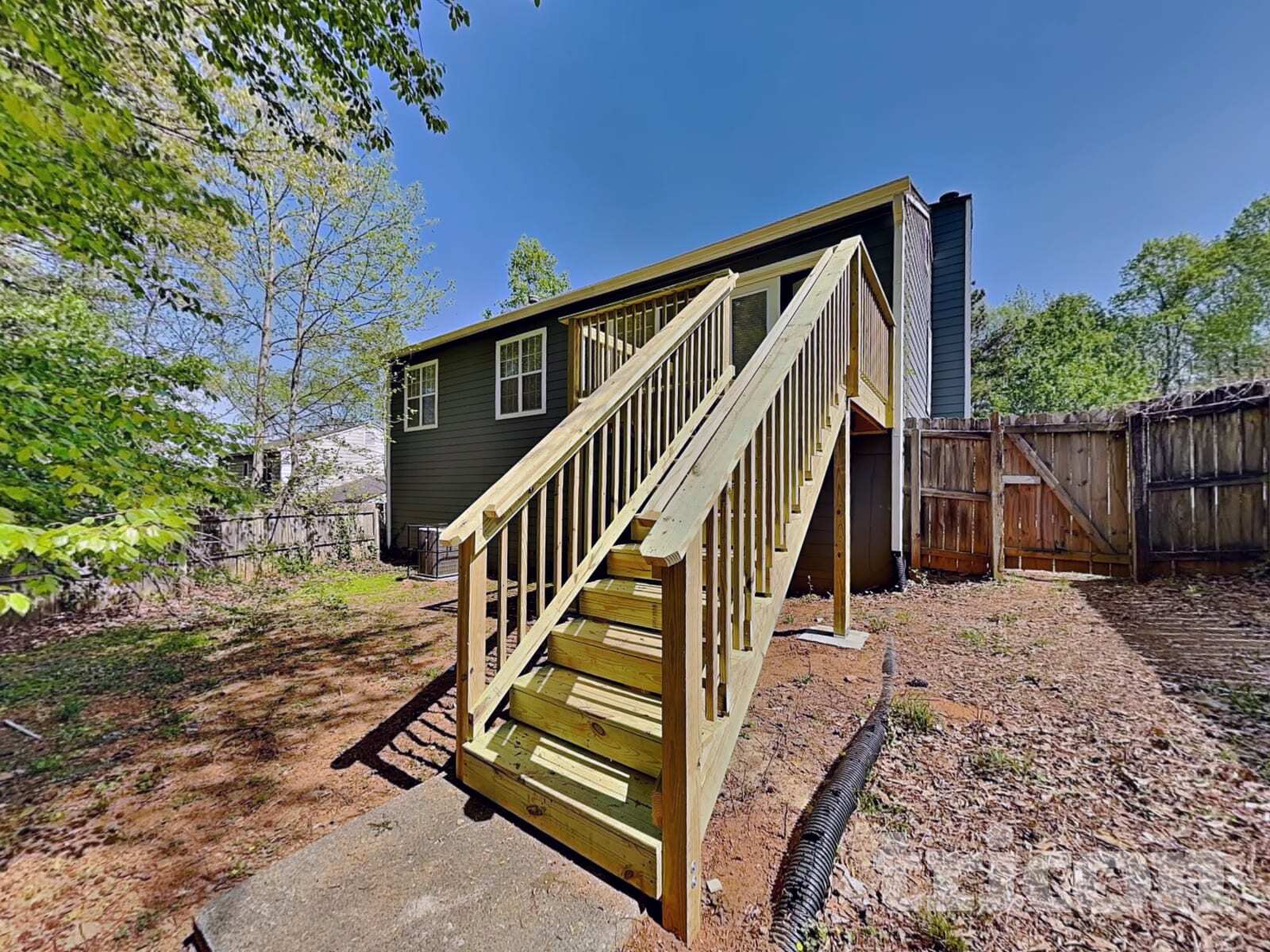 Building Photo - 1330 Ling Dr