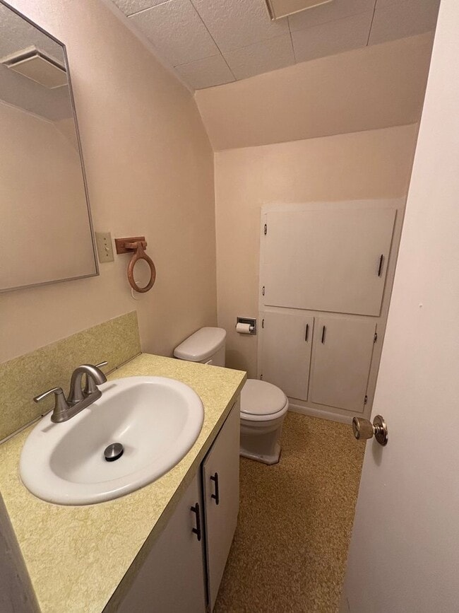 Building Photo - 3 Bedroom 2 Bath House with an office