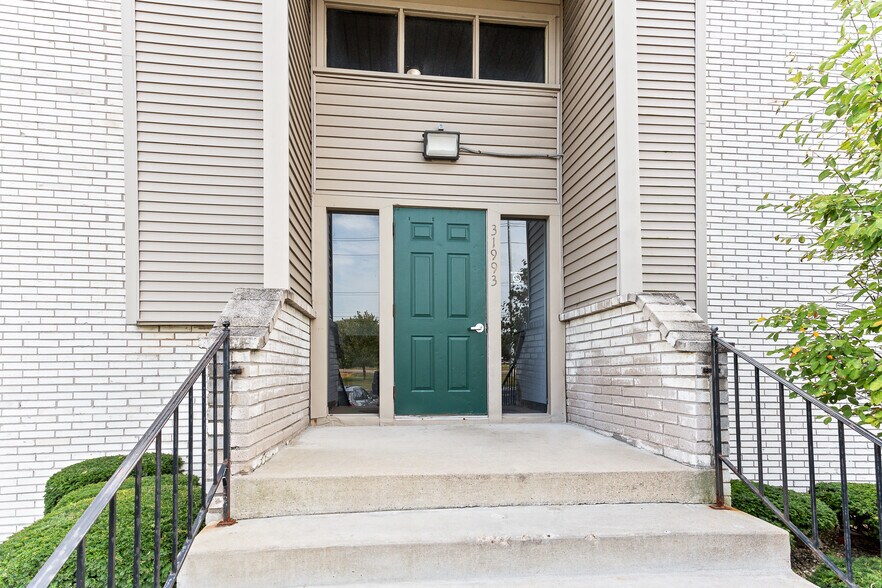Building Photo - 31993 W 12 Mile Rd